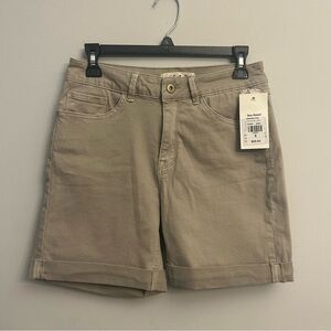 Charlie B Women's Tan Shorts Sea Crest Size 8 NWT